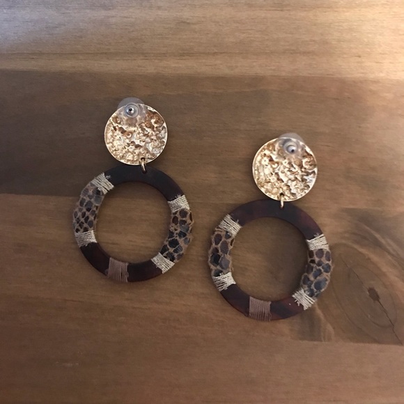 Statement Earrings - Picture 2 of 3